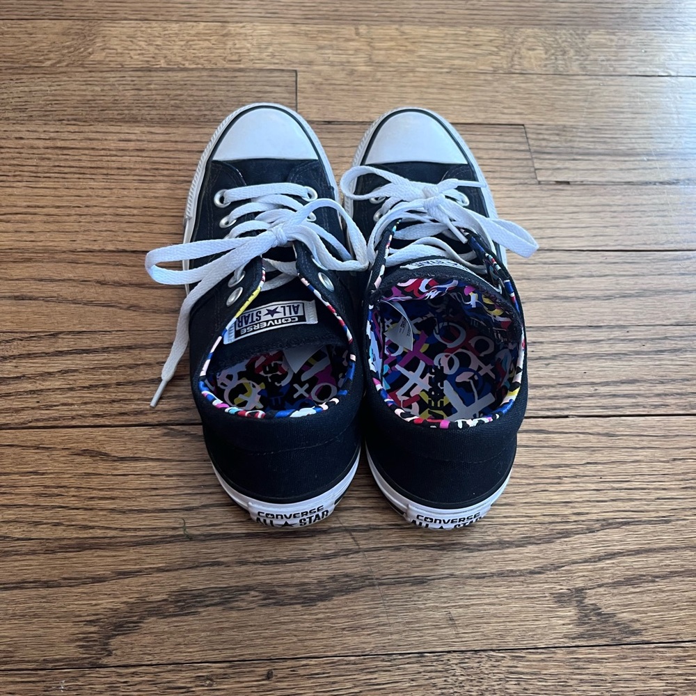 Converse - Picture 2 of 4
